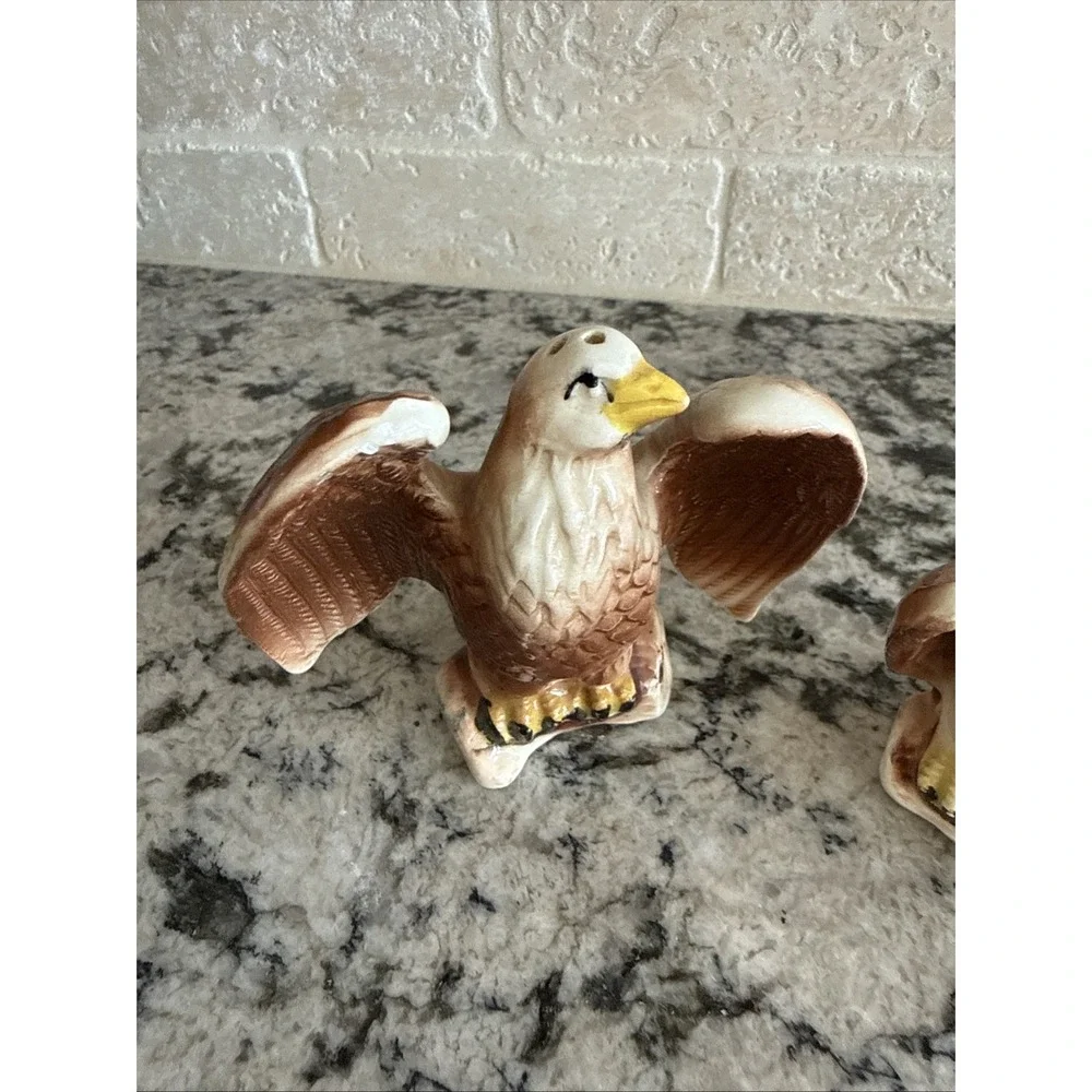 salt and pepper shakers this vintage